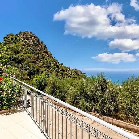 Aigli Fully Equipped Getaway - Seaview Lux Retreat בית נופש קלמאטה